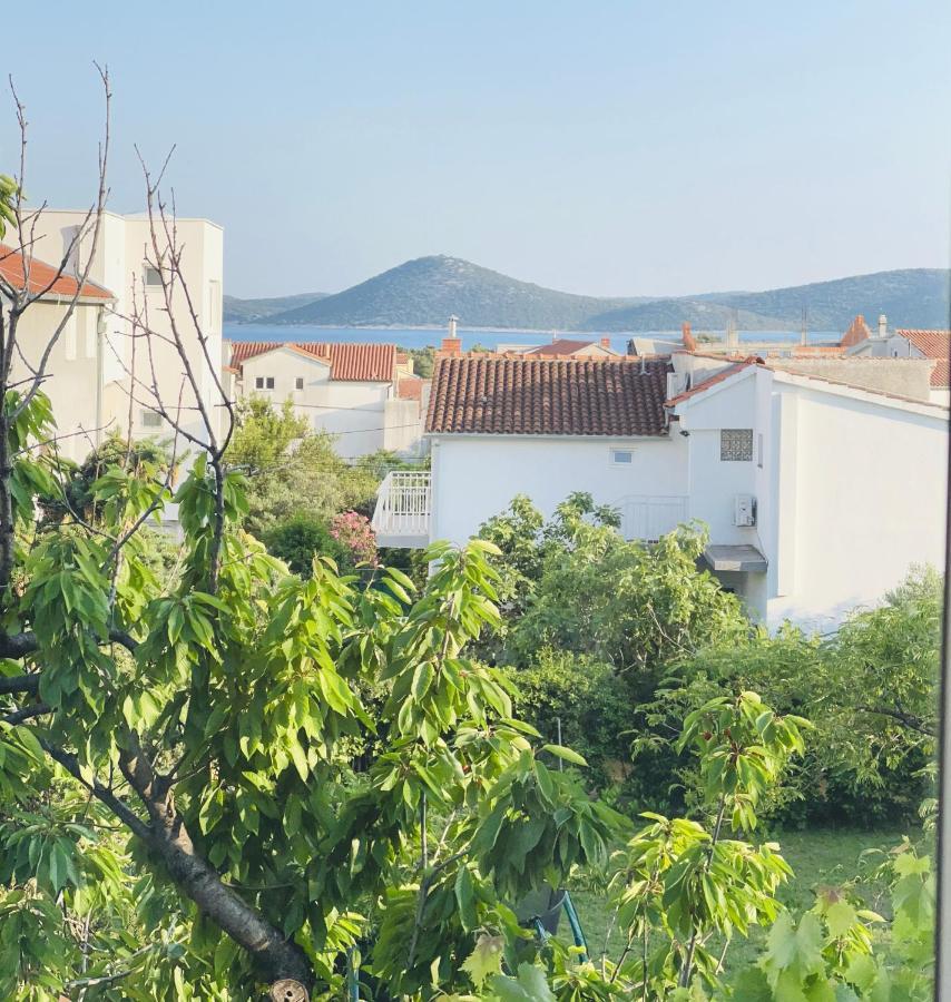 Apartment Udovicic Vodice Exteriör bild