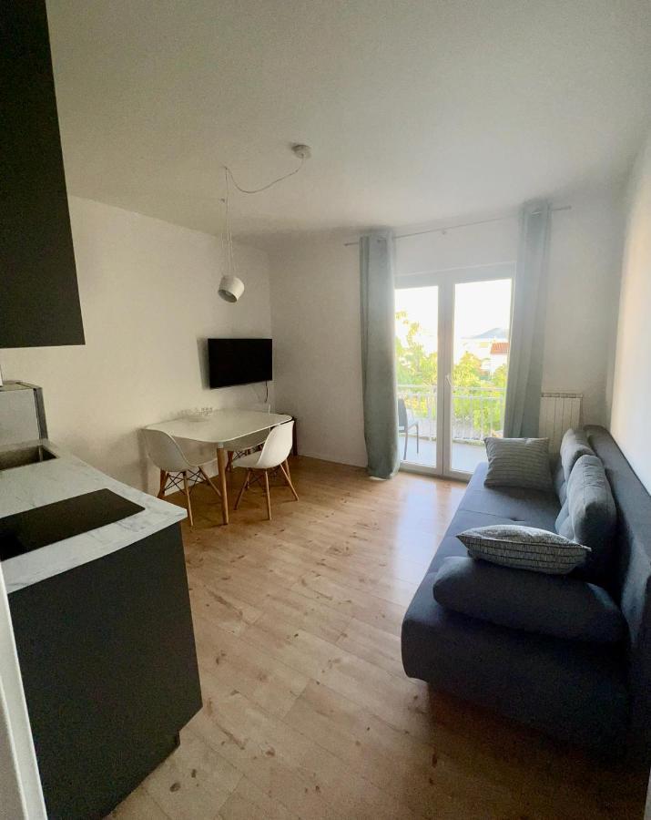 Apartment Udovicic Vodice Exteriör bild