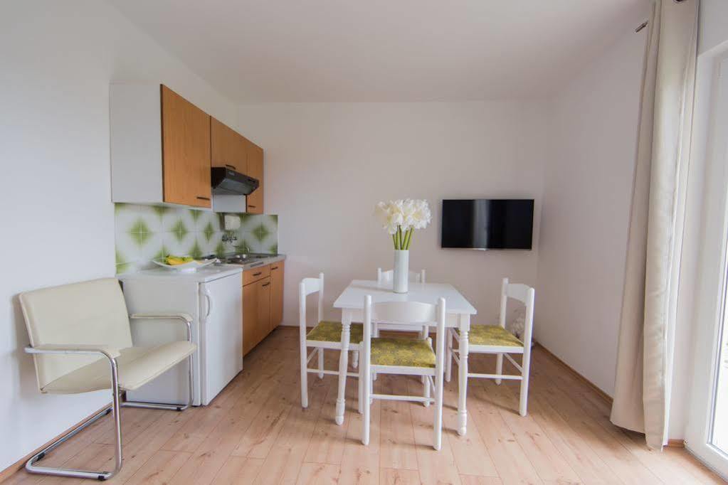 Apartment Udovicic Vodice Exteriör bild